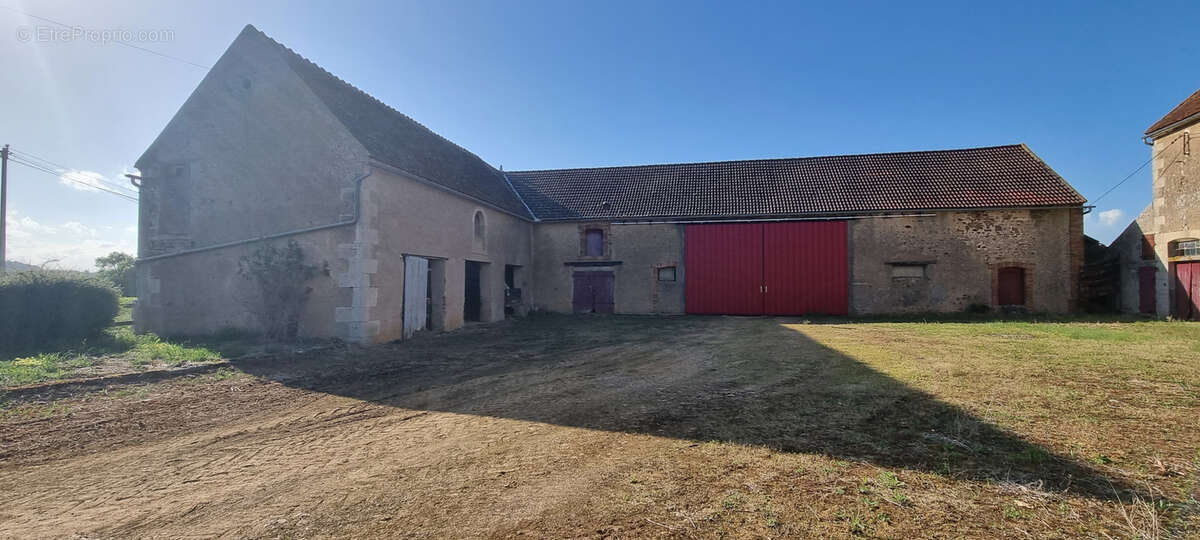 Maison à VARZY