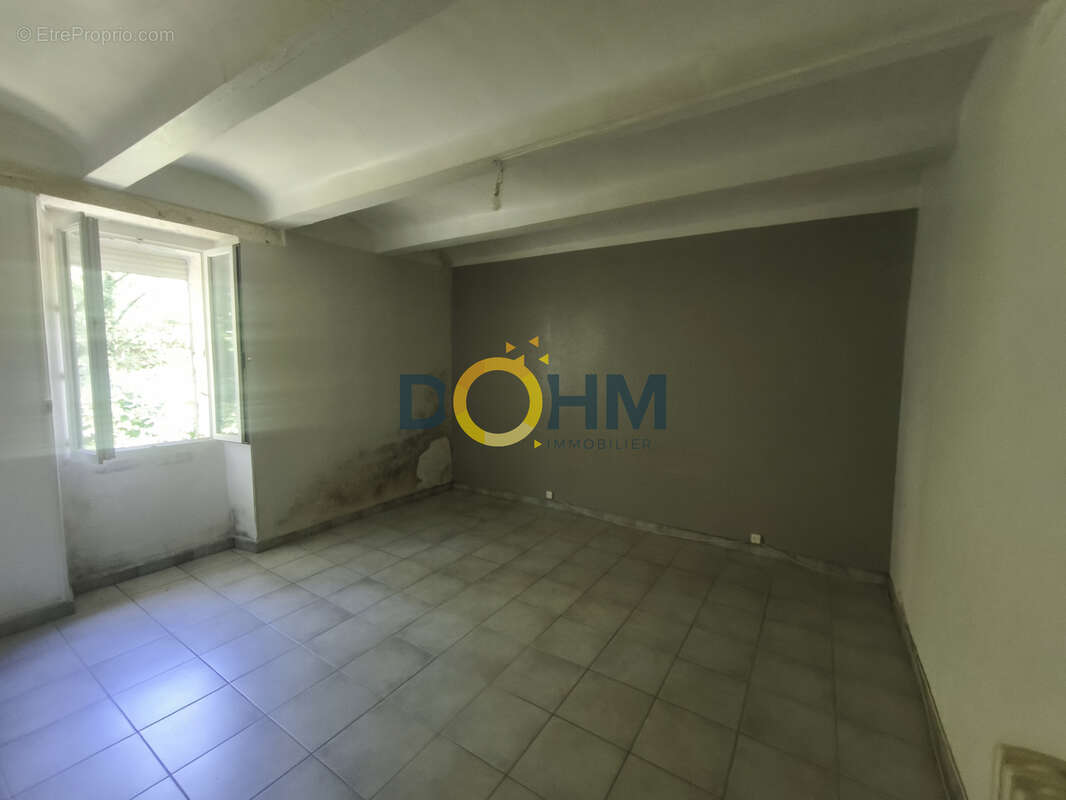 Appartement à LA VERNAREDE