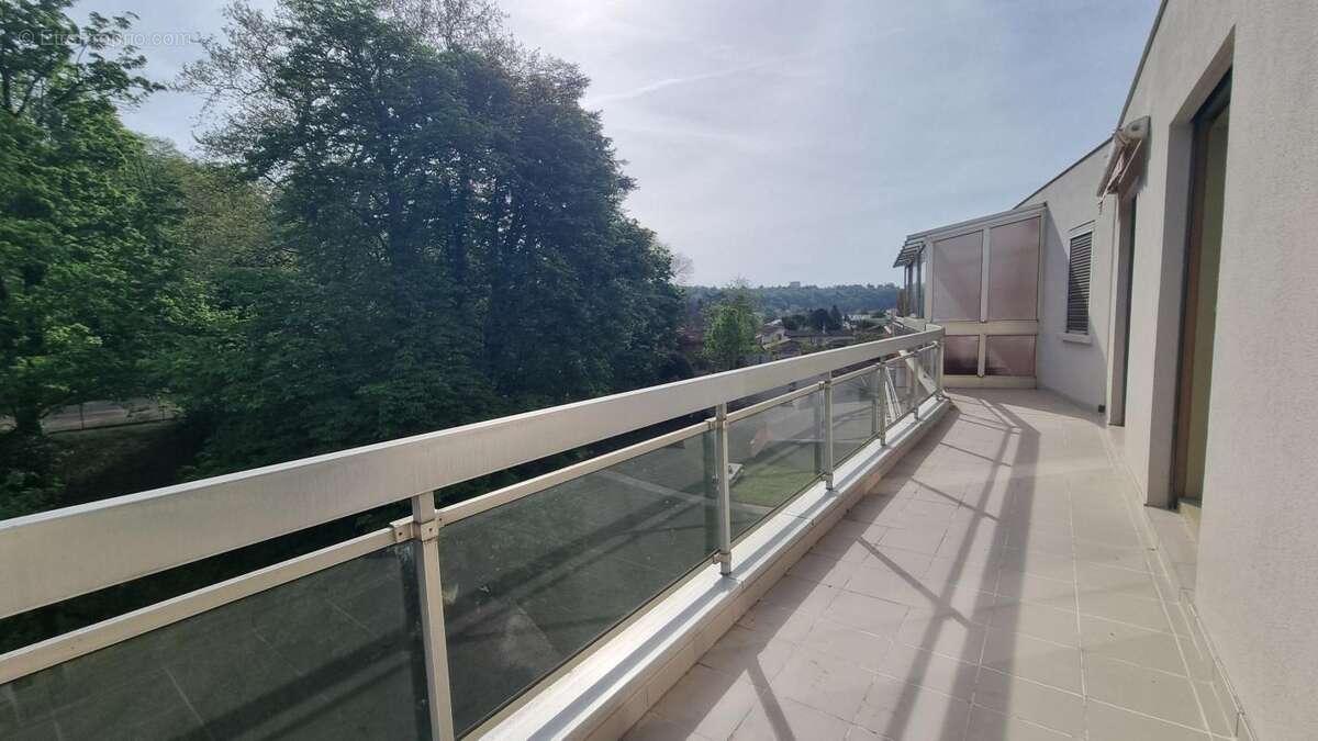 Appartement à FONTAINES-SUR-SAONE