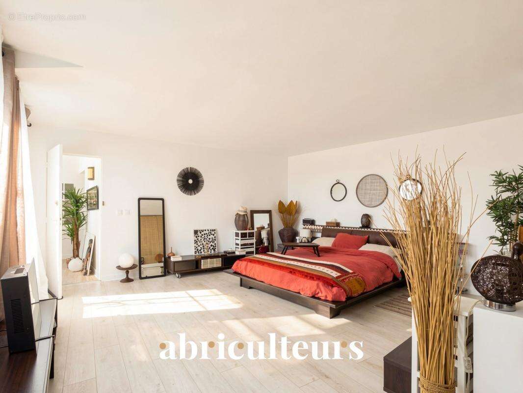 Loft  176 m² – Esprit maison (Colombes Centre / Gare) - photo 7
