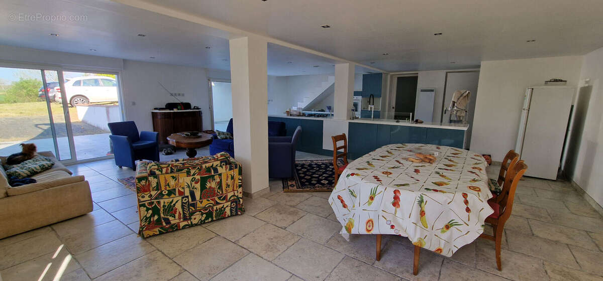 Maison à COUSSAY-LES-BOIS