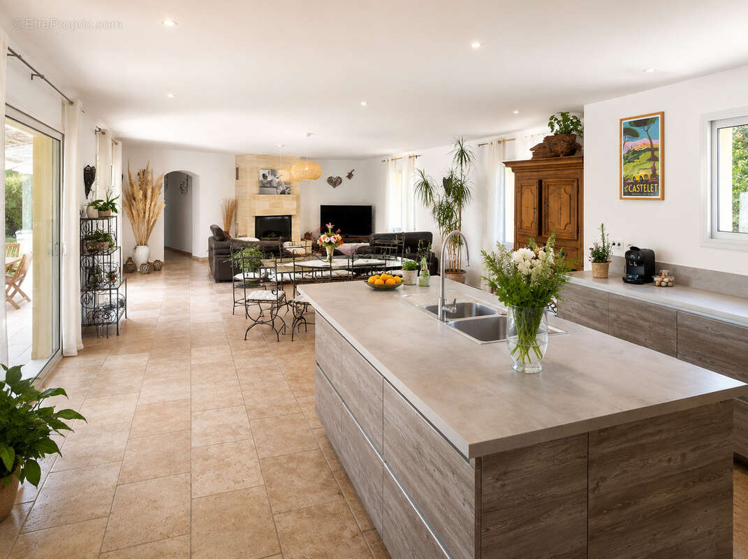 Maison à LE CASTELLET