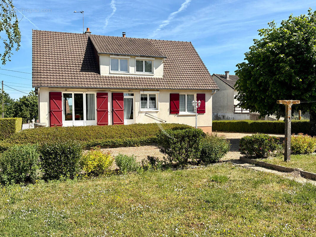 Maison à SAINT-JULIEN-DE-CHEDON