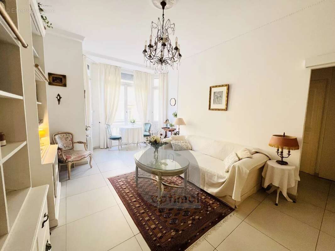 Appartement à MENTON