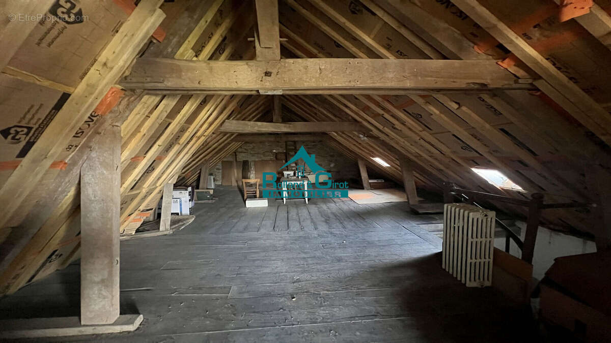 Maison à NOYAL-SUR-VILAINE