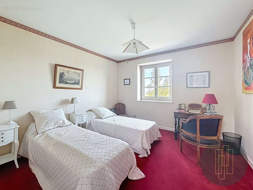 Maison à POUILLY-LE-MONIAL