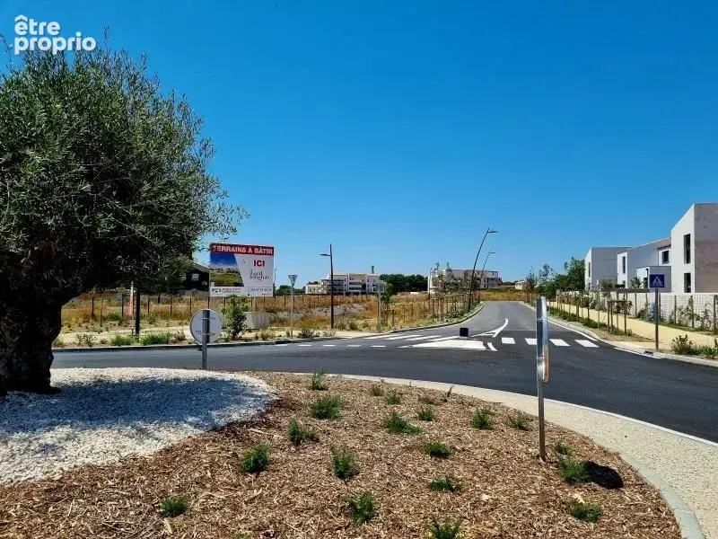 Terrain à VIAS