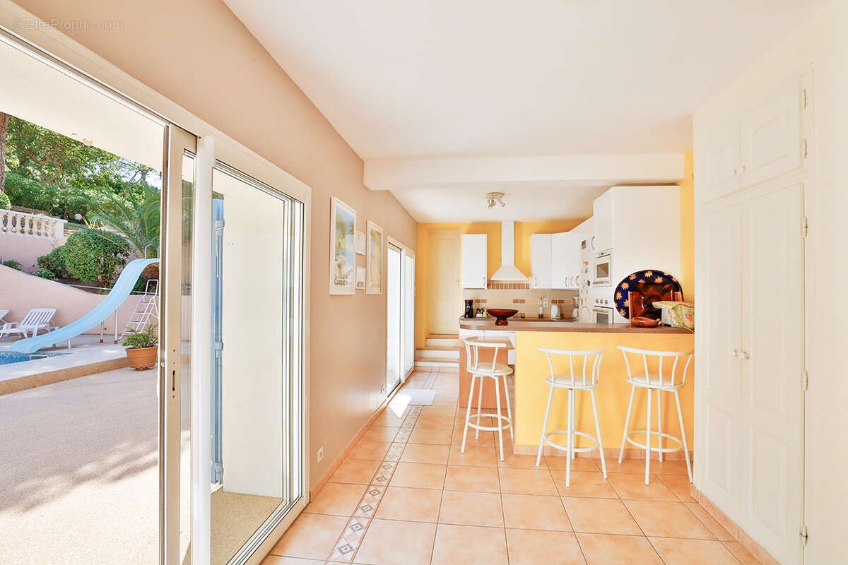 Maison à CARQUEIRANNE