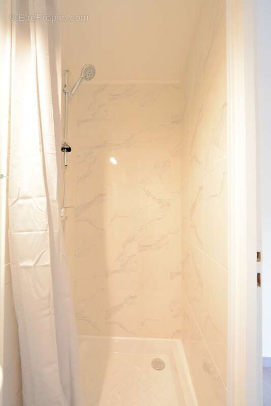 Appartement à SAINT-MAUR-DES-FOSSES