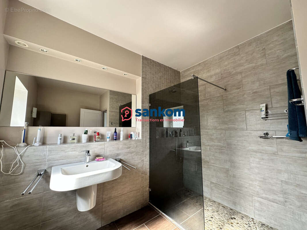 Appartement à VALS-PRES-LE-PUY