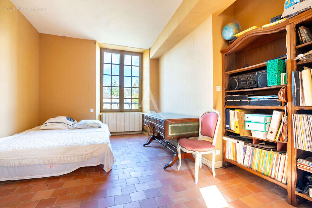 Maison à LE PUY-NOTRE-DAME