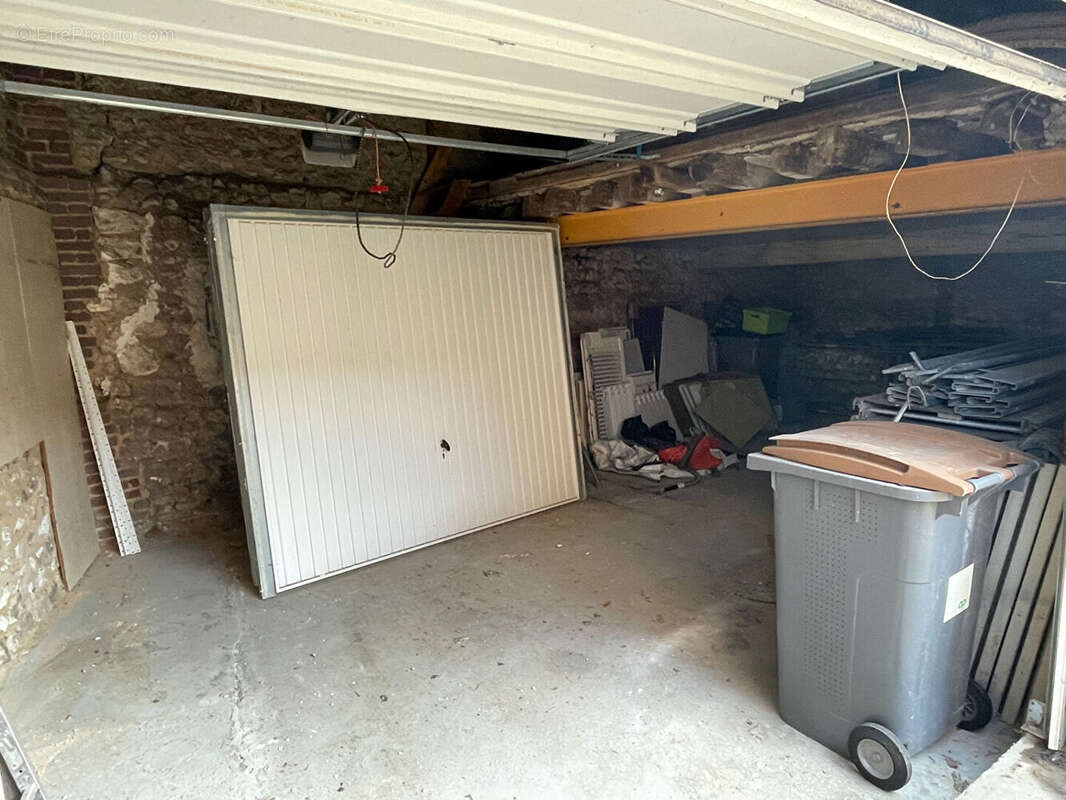 Bâtiment à usage de garage - photo 5