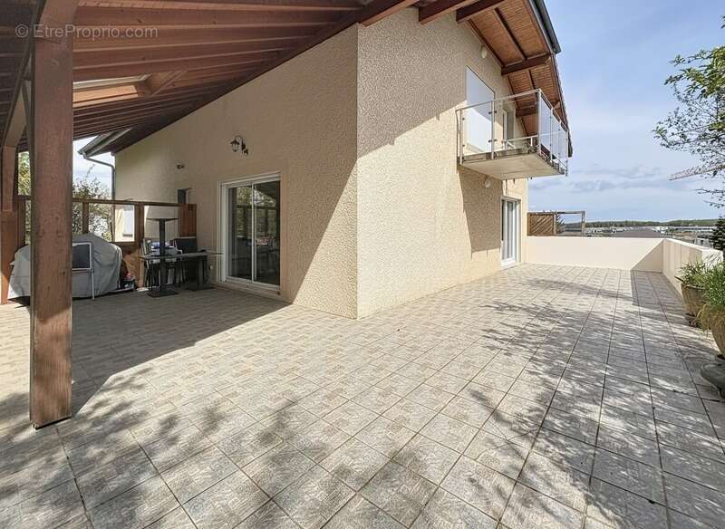 Appartement à VETRAZ-MONTHOUX