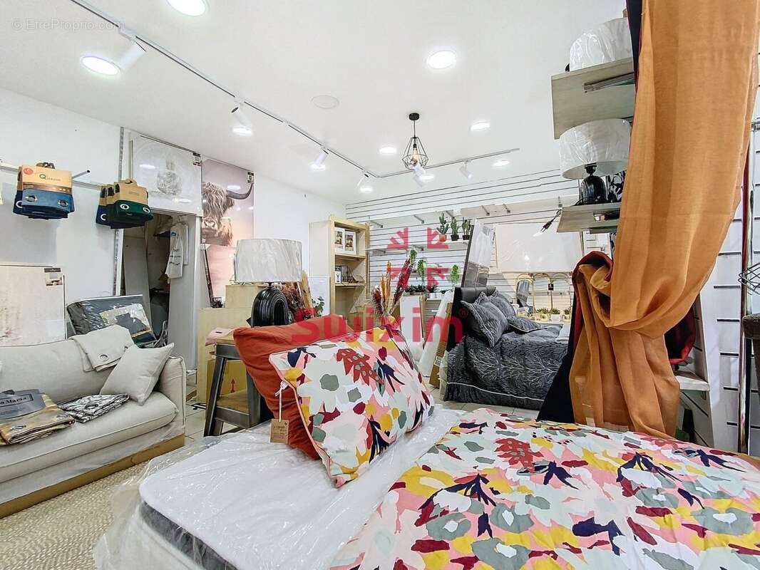 3472849_886656_photo_3.jpg - Commerce à PARIS-11E