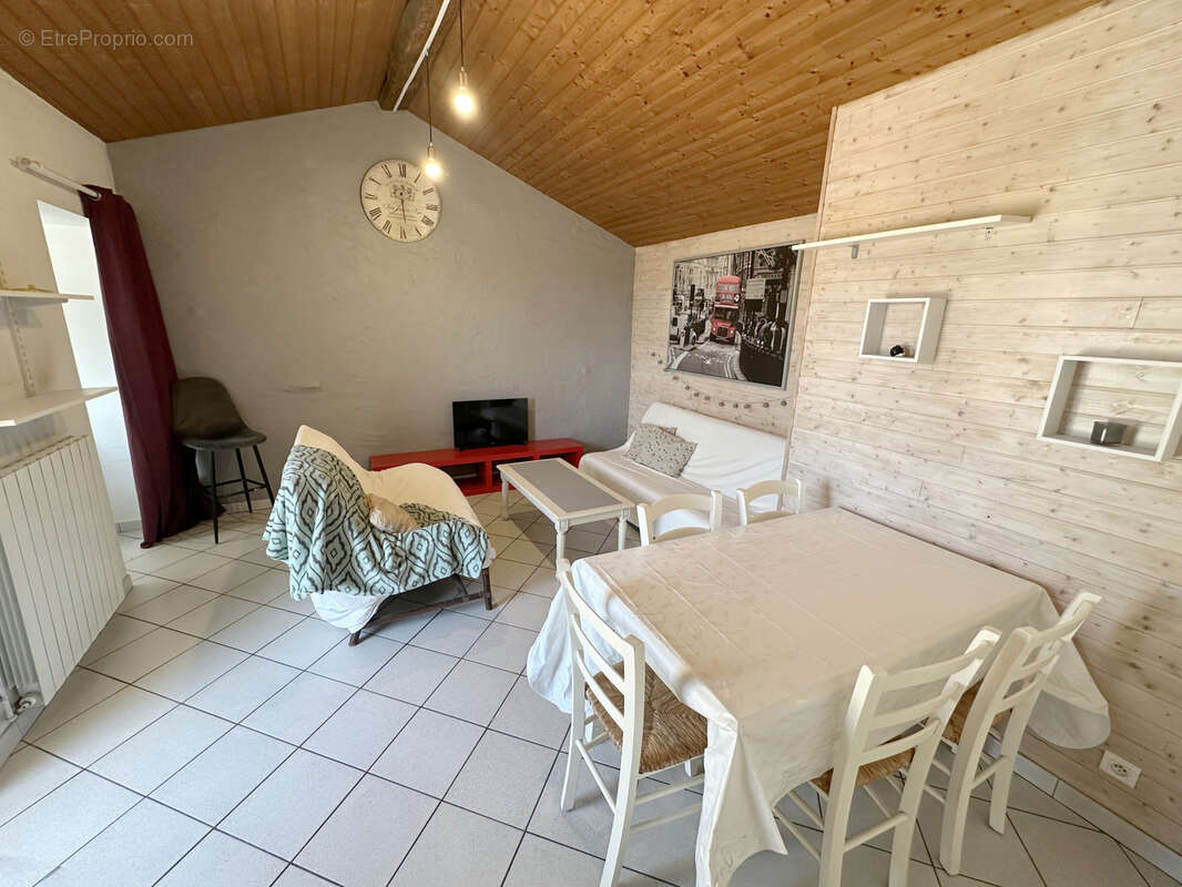 Maison à LAMOTHE-LANDERRON