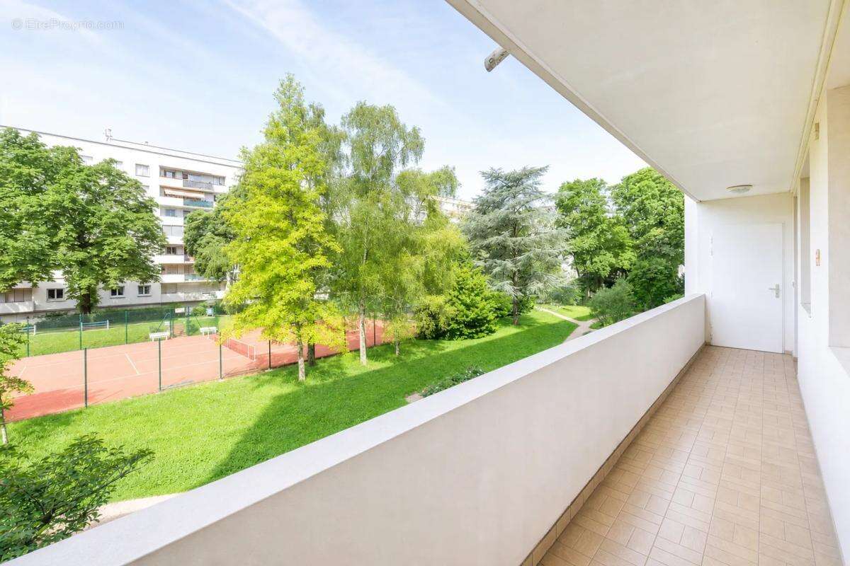 Saint-Cloud - Quartier Val d’Or - 71m² rénové - 3 chambres - Balcon - Gare 4mn - photo 12