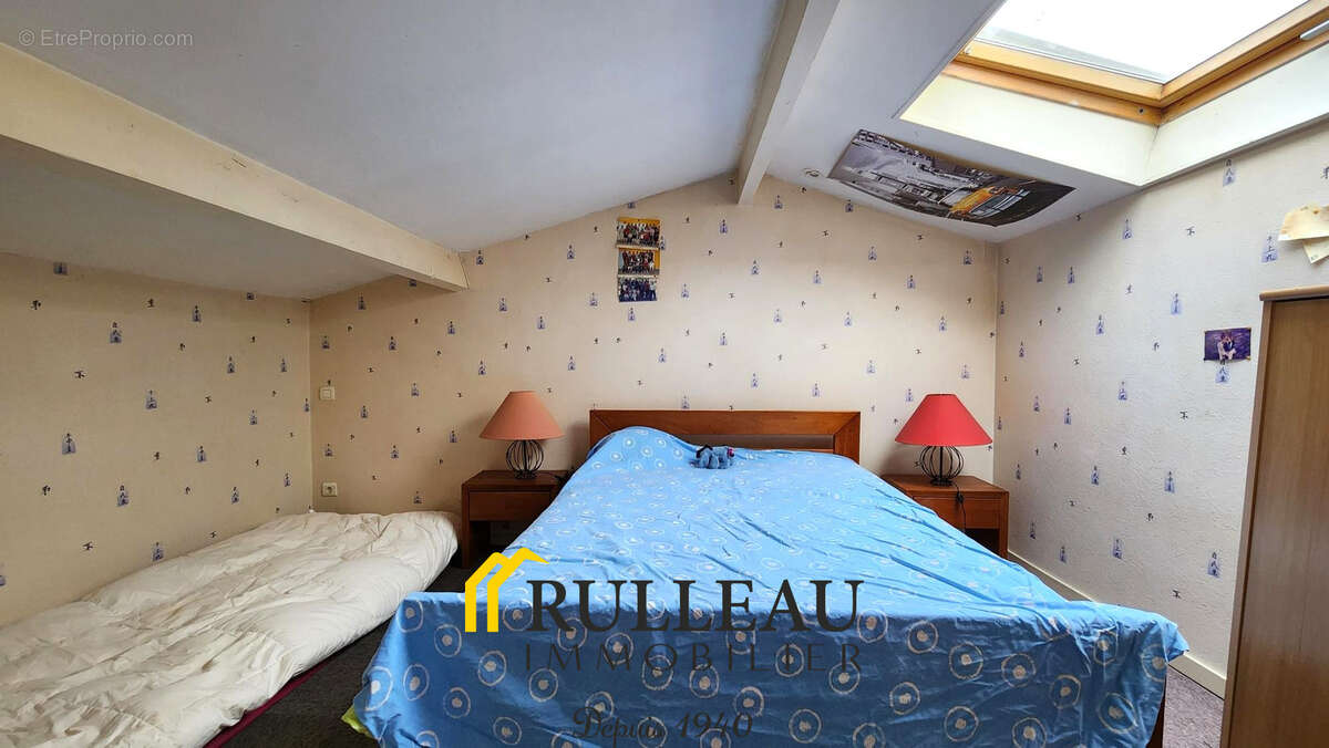 Maison à SAINT-ROMAIN-LA-VIRVEE
