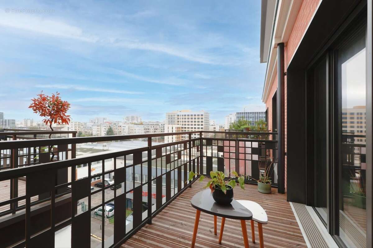 Appartement à COURBEVOIE