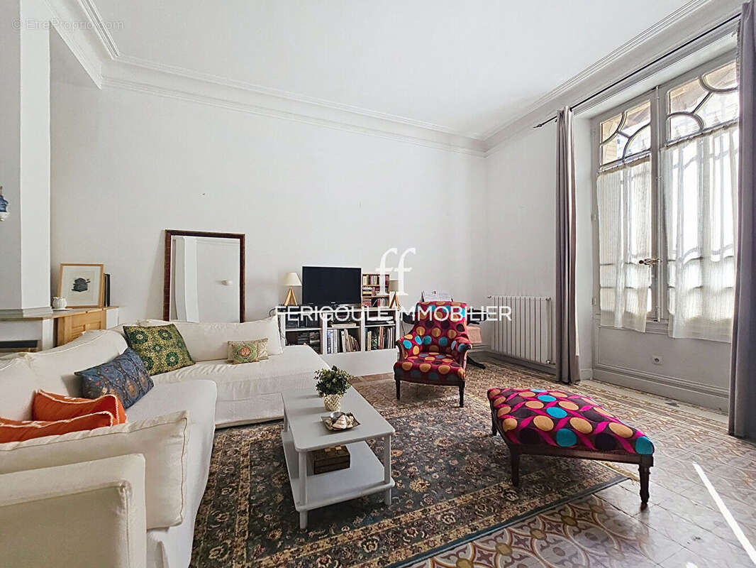 Avignon intra muros. Élégante demeure bourgeoise de caractère de 232 m² avec terrasse intimiste - photo 3