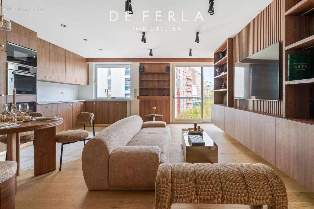 Appartement à PARIS-16E