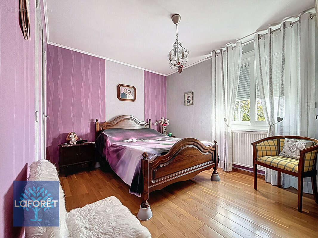 Maison à FOUGEROLLES-DU-PLESSIS