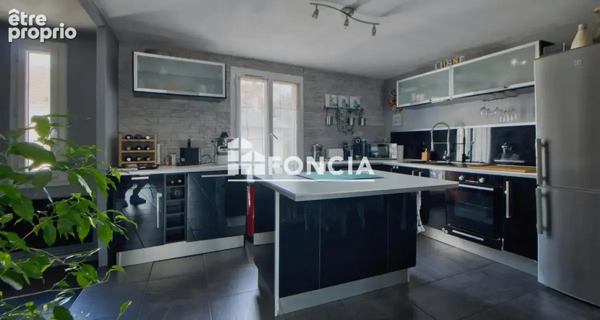 Coup de coeur foncia – grand t2 en duplex avec un charme fou + cave en sous-sol - photo 2