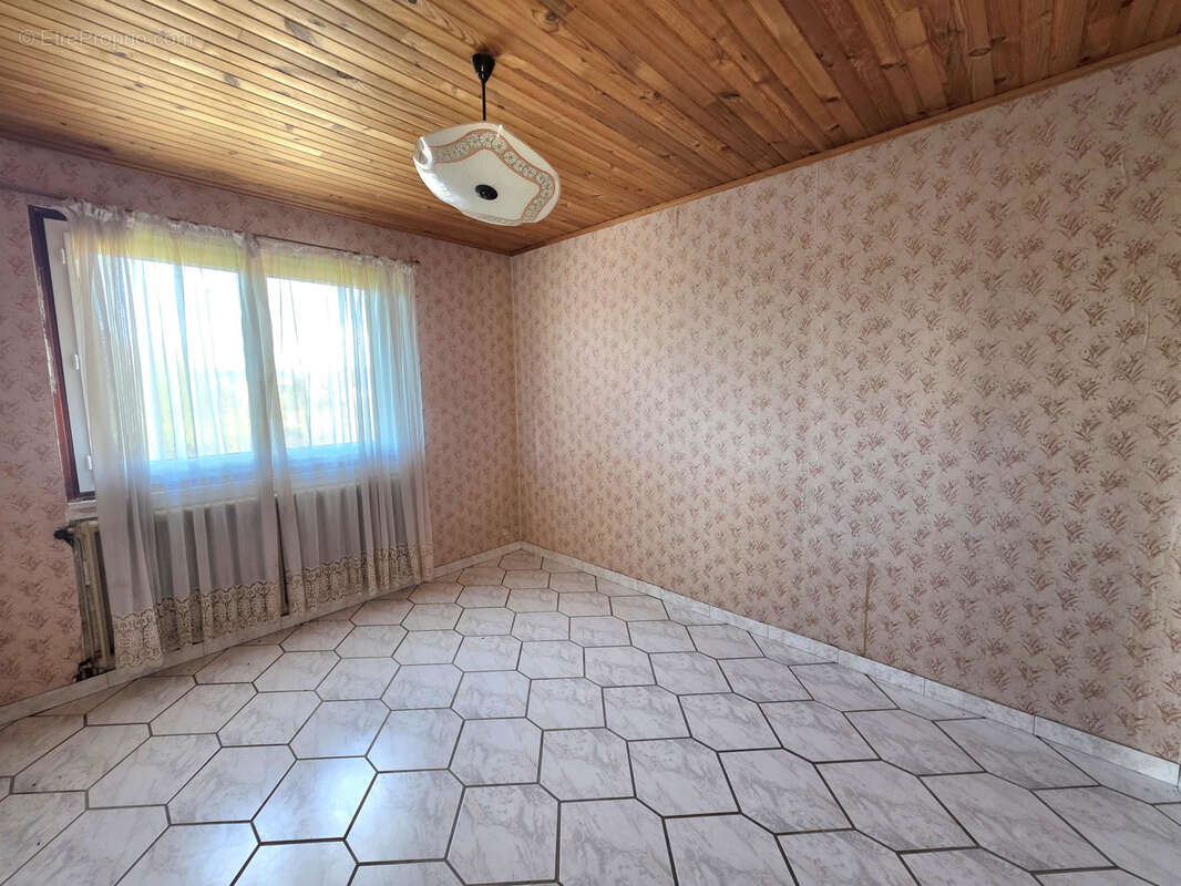 à Saint-Barthélémy (70) Maison 4 chambres 109m2 - photo 8