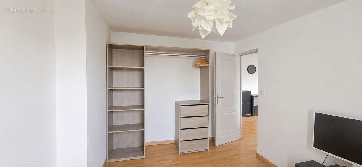 HYÈRES CENTRE — Appartement T2 - photo 6