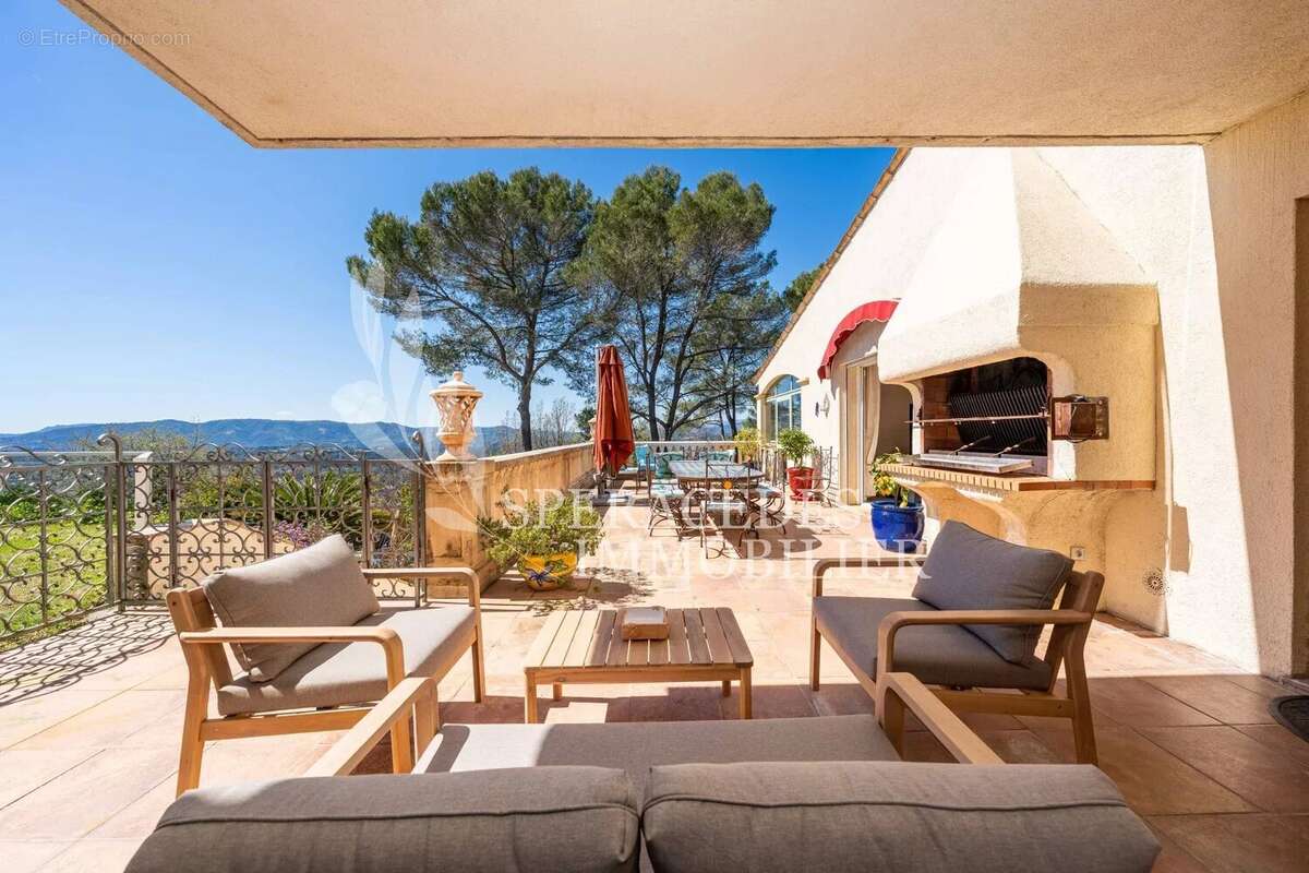 Maison à MOUANS-SARTOUX