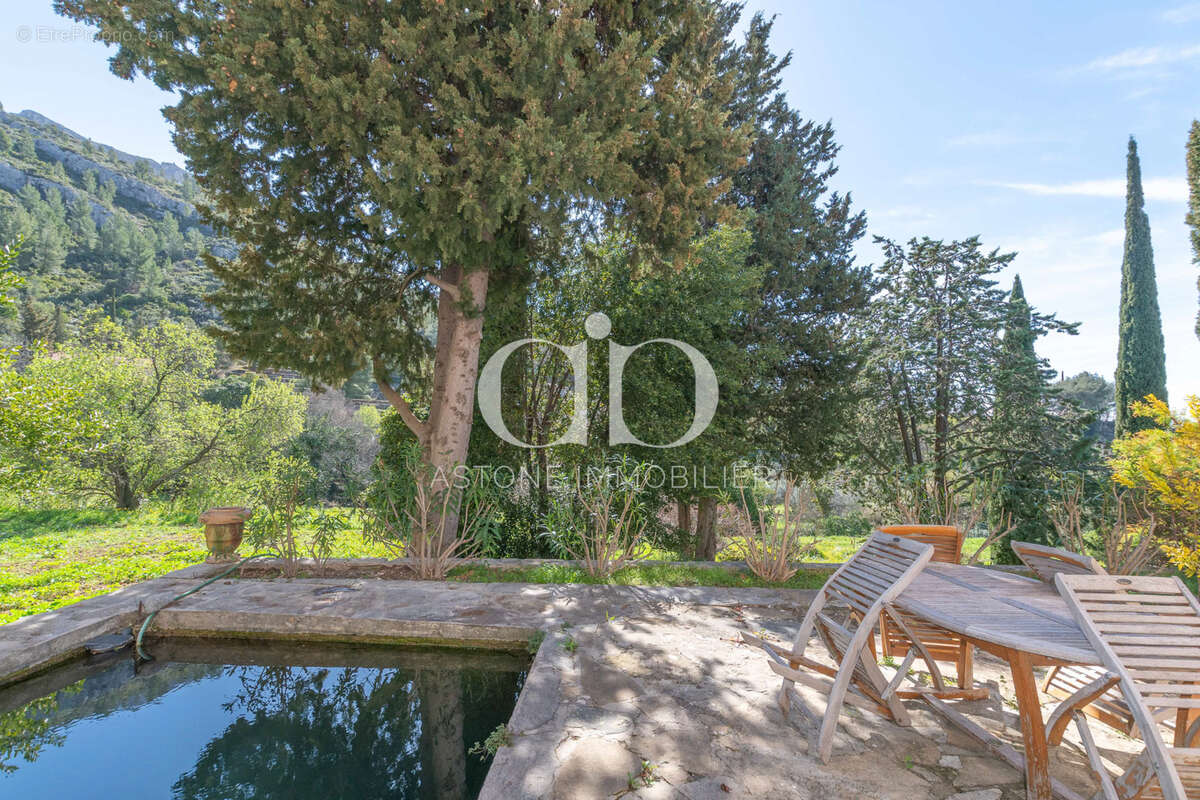 Maison à ROQUEVAIRE