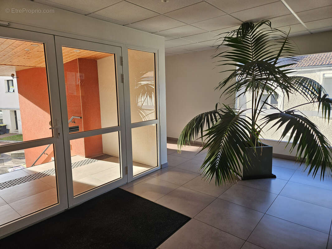 Appartement à LE COTEAU