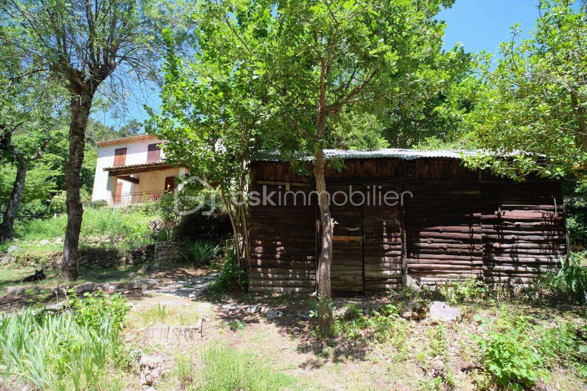 Maison familiale de caractère de 110 m2 avec jardin remarquable, bassin et vue montagnes - photo 5