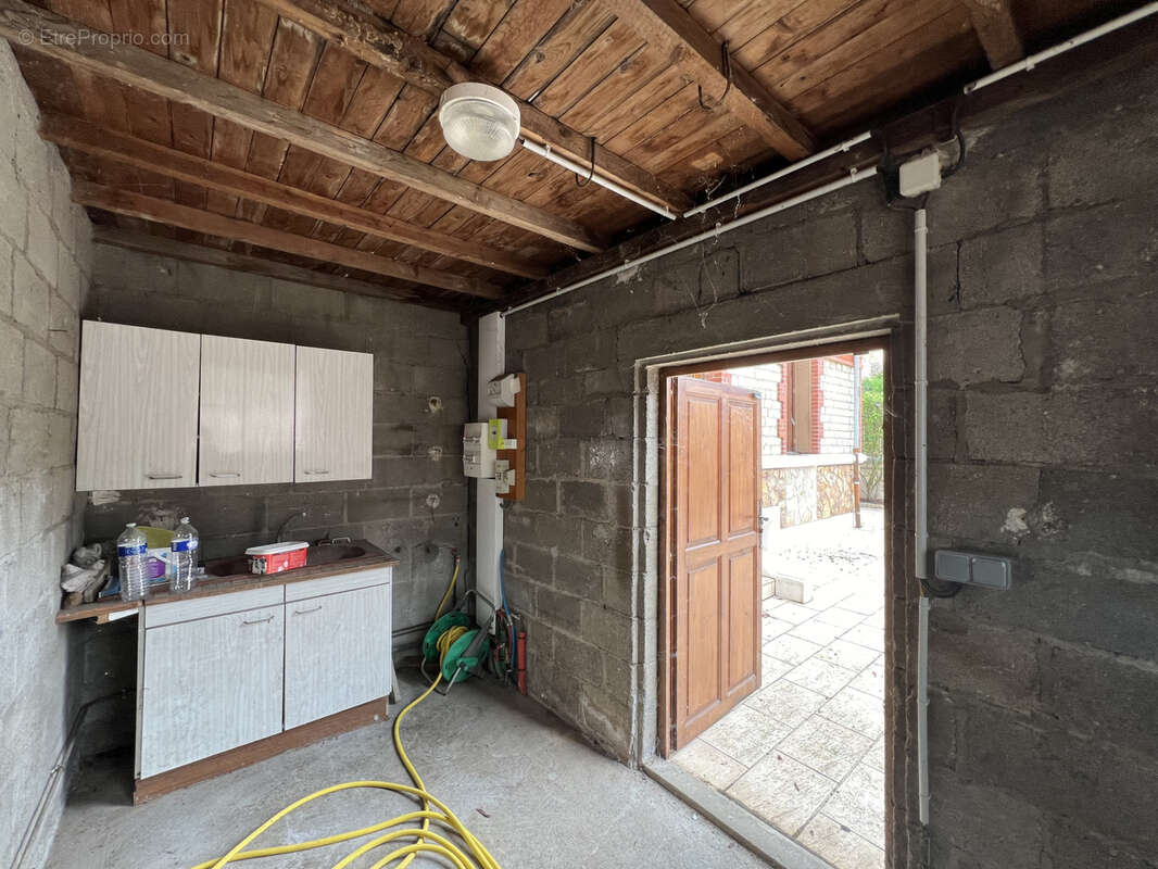Maison de village en pierres sur cour et jardin clos - photo 13