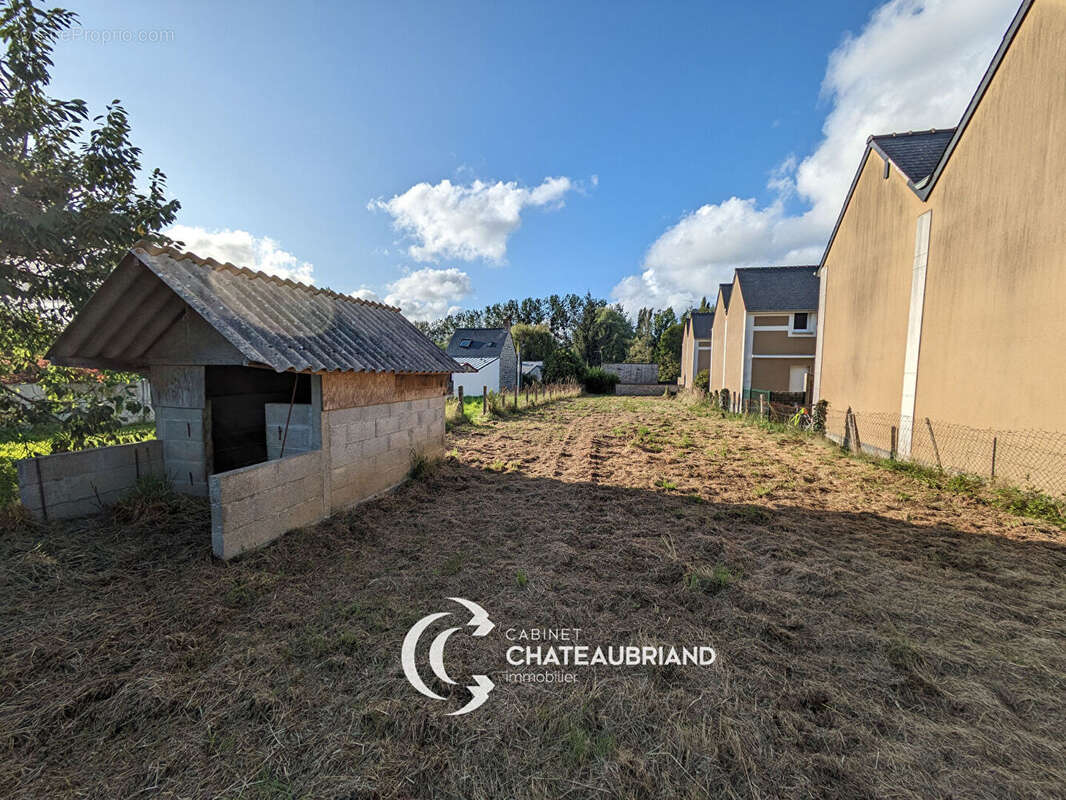 Terrain à DOL-DE-BRETAGNE
