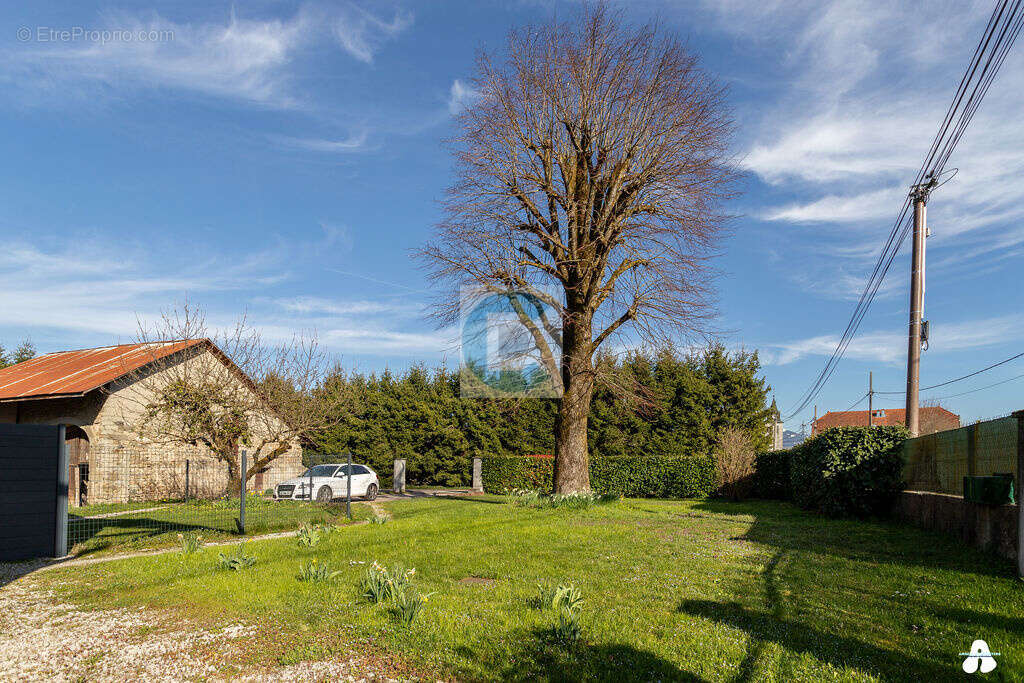 Appartement à ARTHAZ-PONT-NOTRE-DAME
