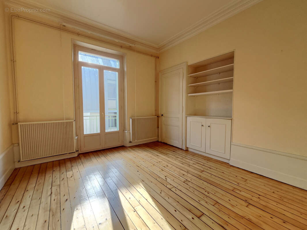 Appartement à AIX-LES-BAINS