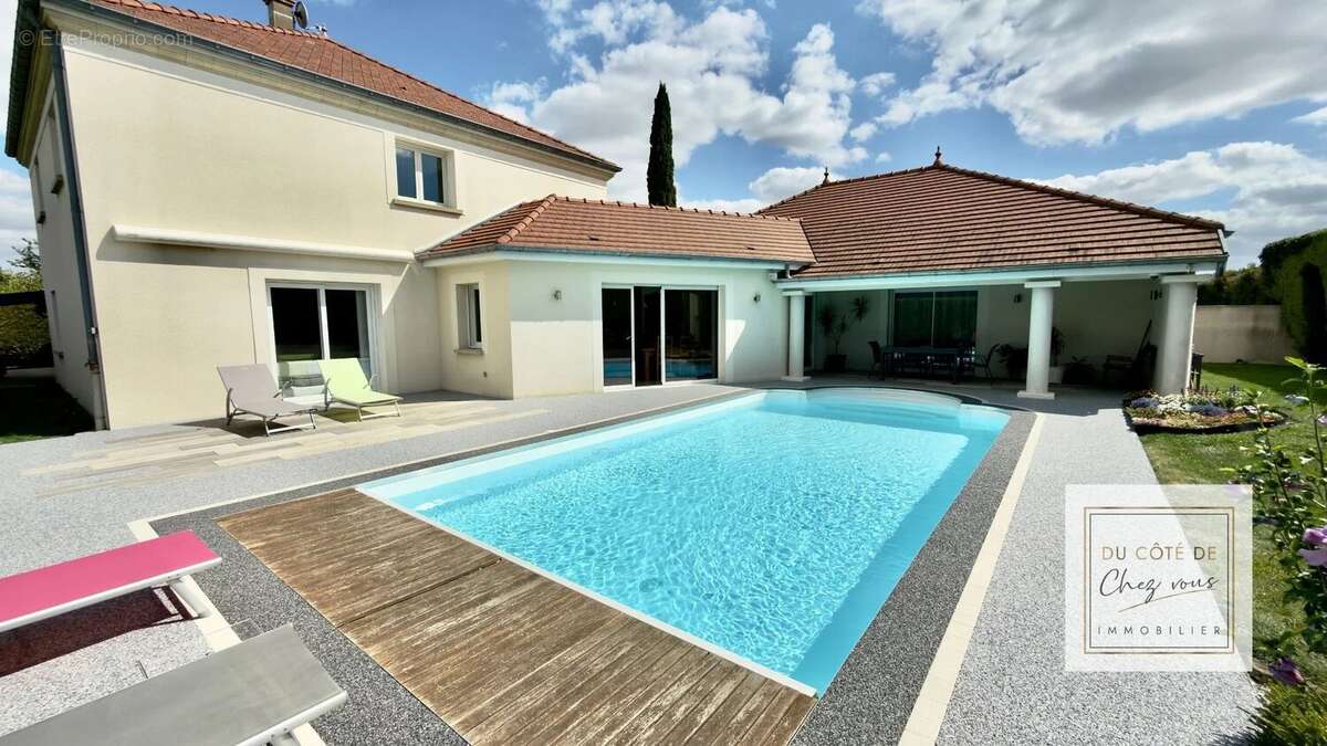 Maison à LA RIVIERE-DE-CORPS