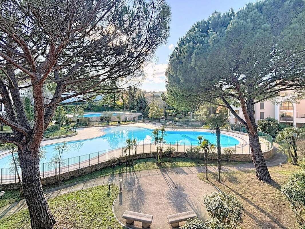 Appartement à MOUGINS
