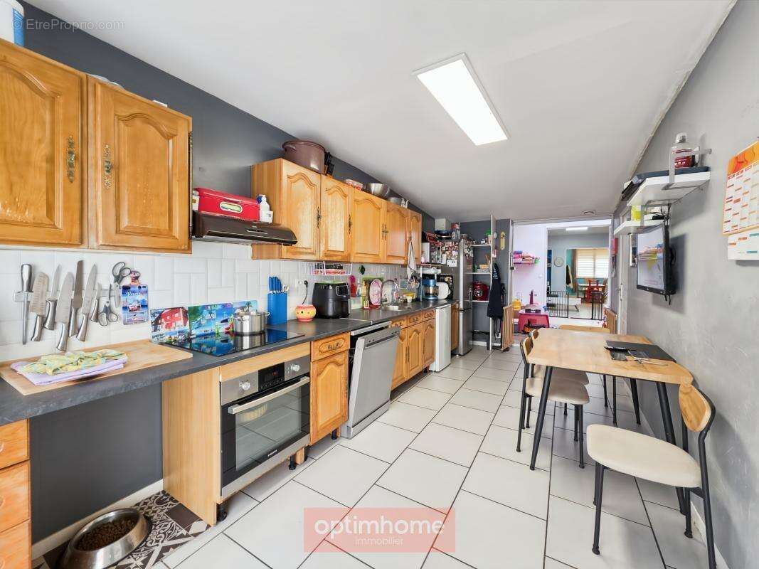Maison de ville de 146 m² – 4 chambres – bureau – cour et jardin - photo 24