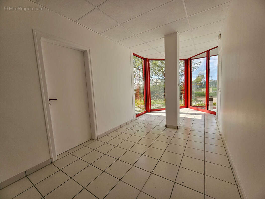 Commerce à DOUVRES-LA-DELIVRANDE