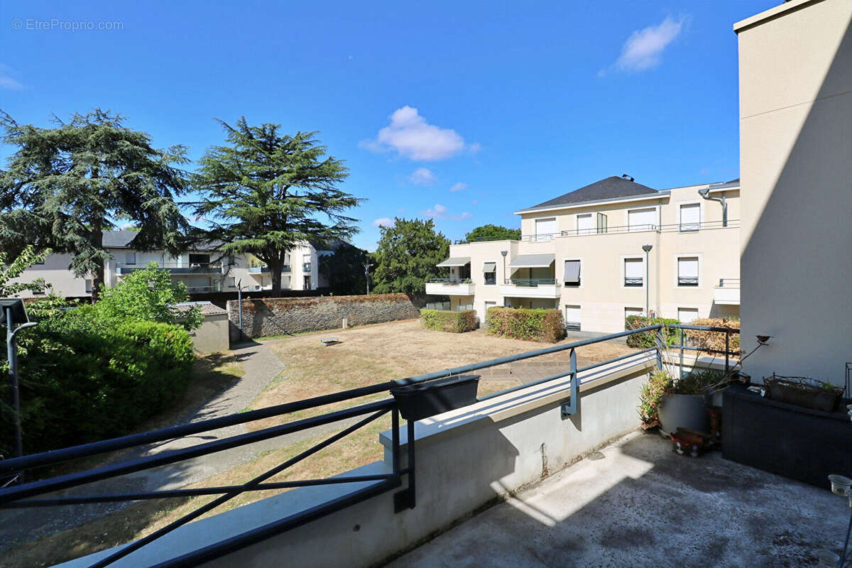 Appartement à AVRILLE