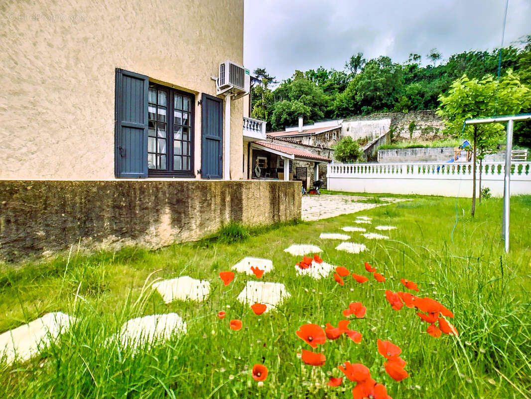 Maison à CHASSE-SUR-RHONE