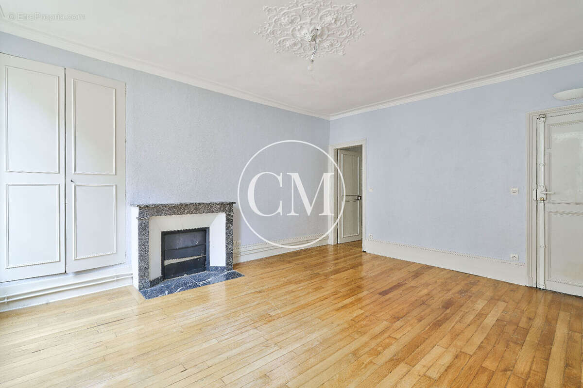 Appartement à VERSAILLES