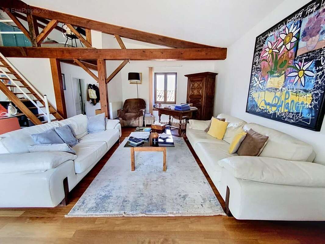 Appartement à CATERI