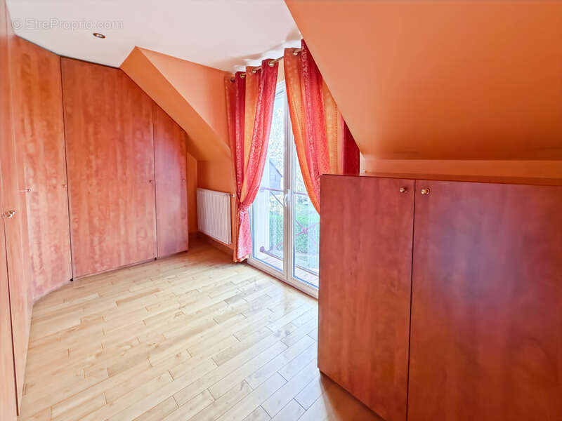 Maison à LE MESNIL-ESNARD