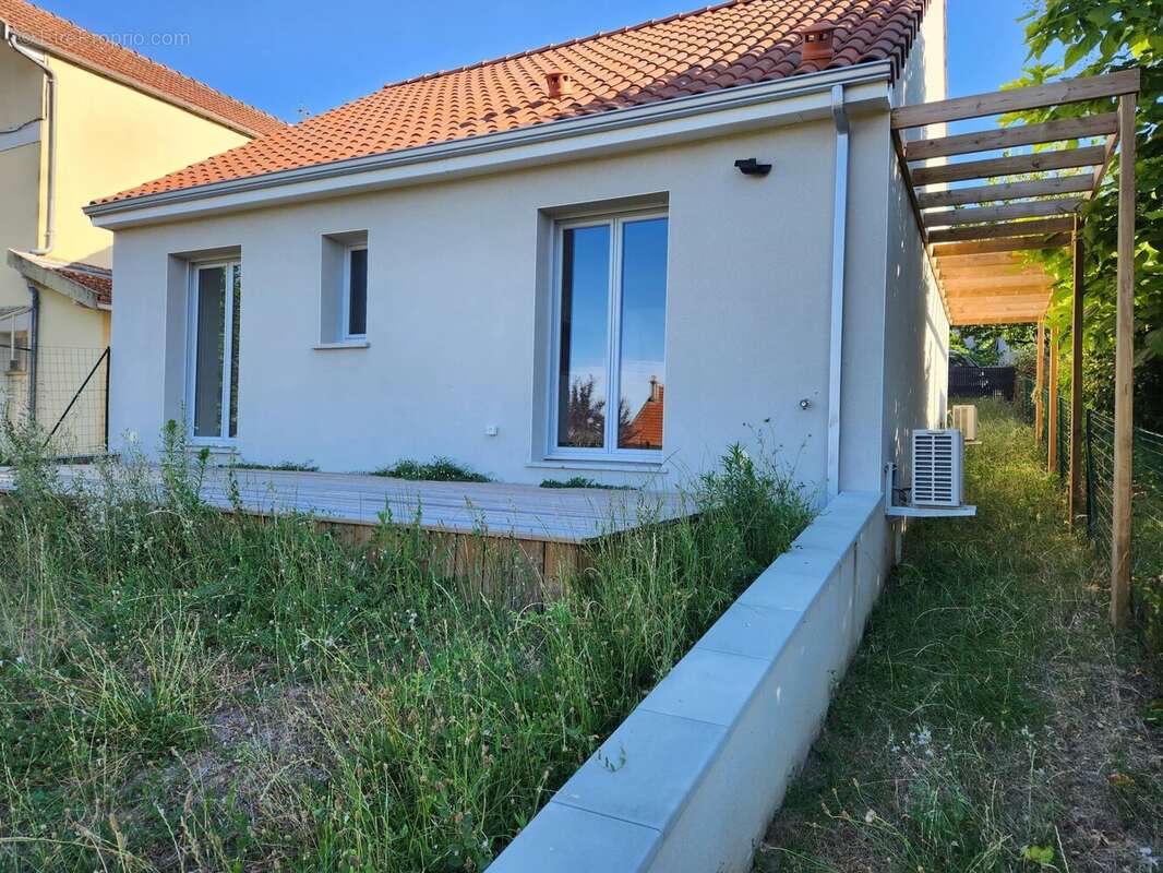 Maison à SAINT-JUNIEN