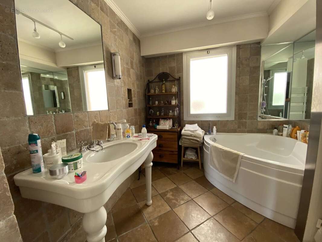 Appartement à BEAUSOLEIL