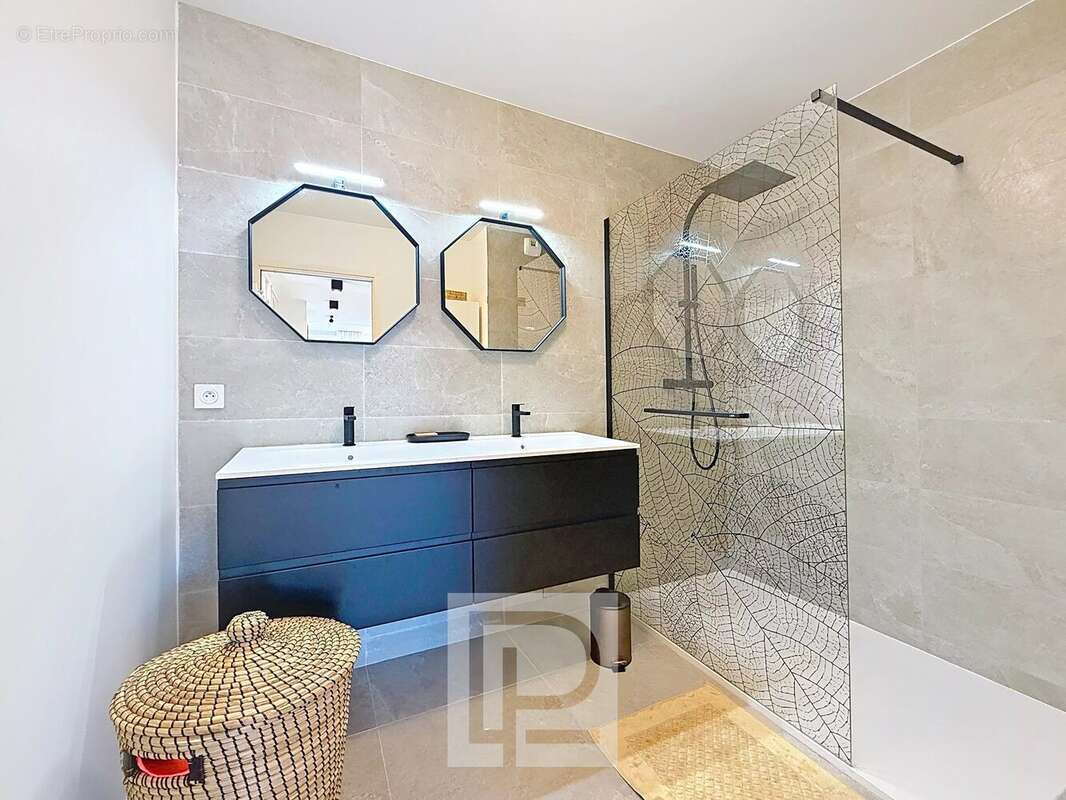 Appartement à MOUGINS