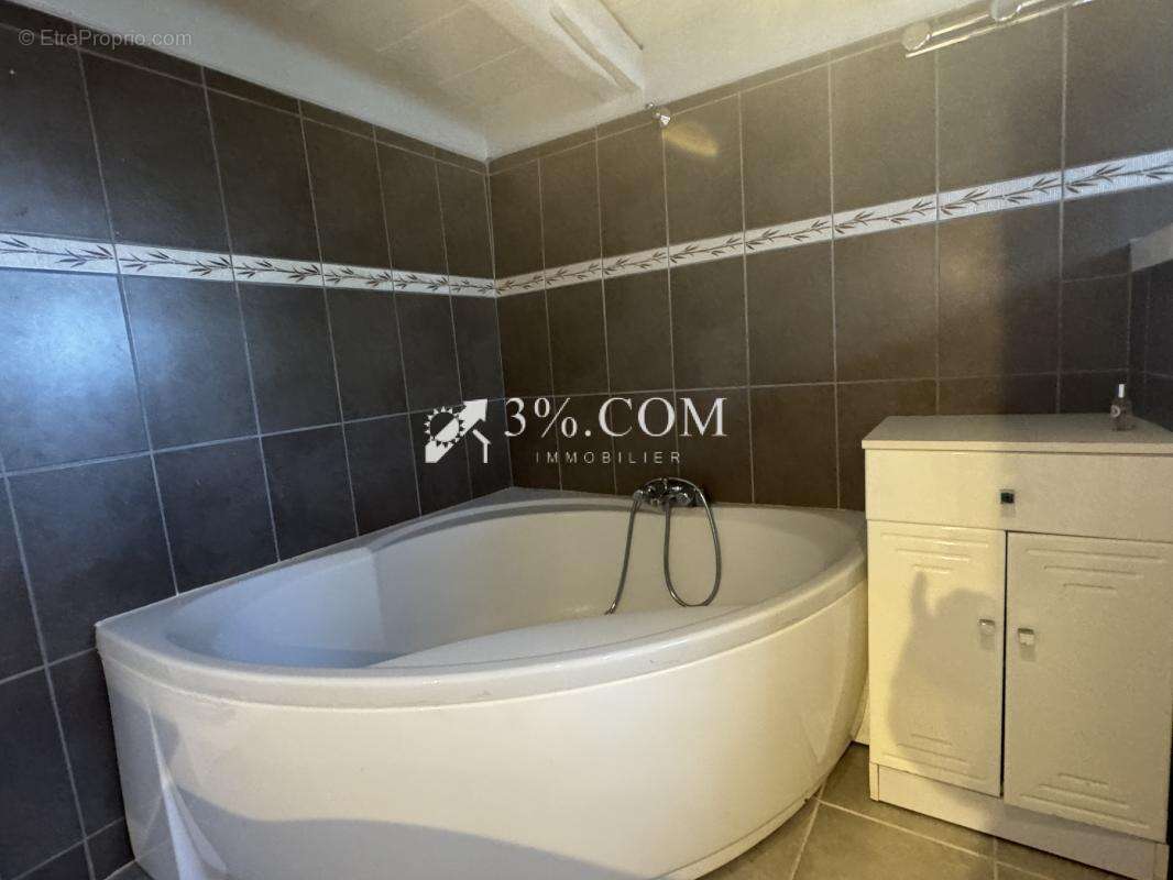 3%COM Grande maison avec cour et jardin - photo 7