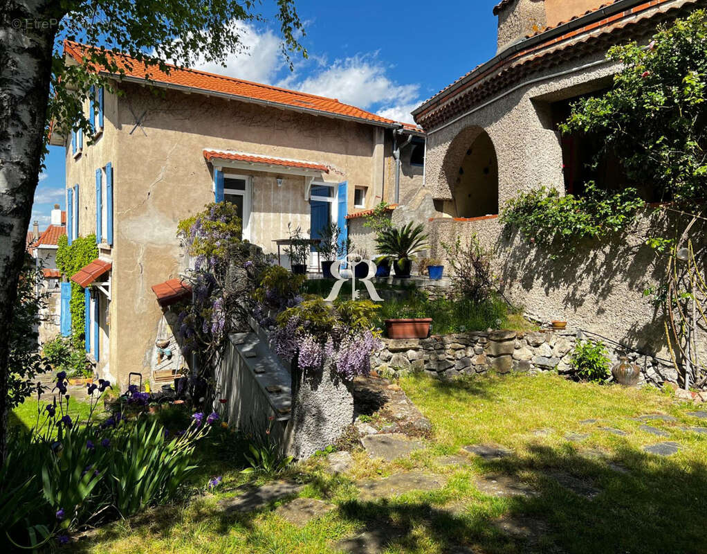 Maison à ORCET